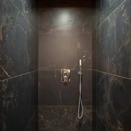 Le Grand V, De Luxe Avec Piscine Interieure