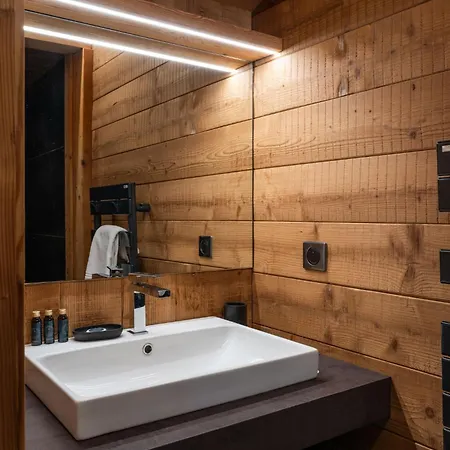 Le Grand V, De Luxe Avec Piscine Interieure *