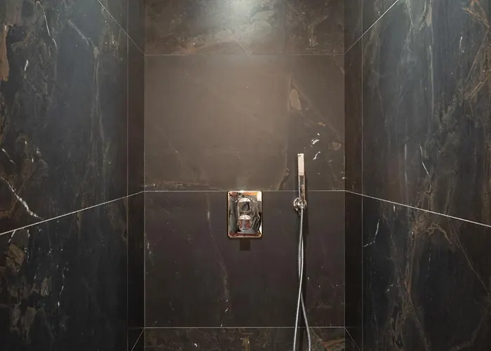 Le Grand V, De Luxe Avec Piscine Interieure