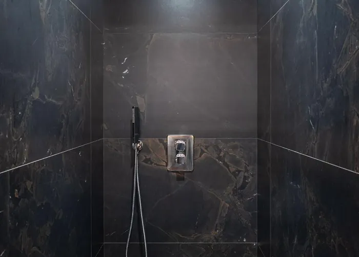 Le Grand V, De Luxe Avec Piscine Interieure